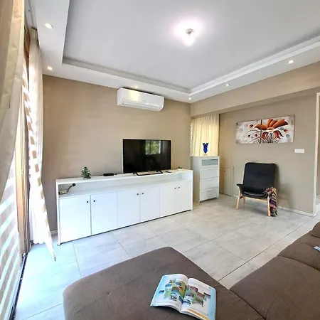 Allamare With A Pool Σπίτι διακοπών Παραλίμνι