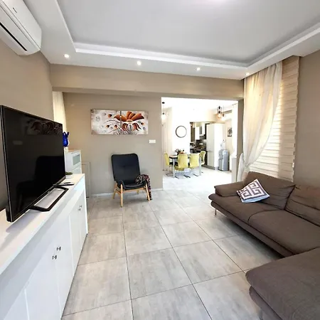 Allamare With A Pool * Paralimni