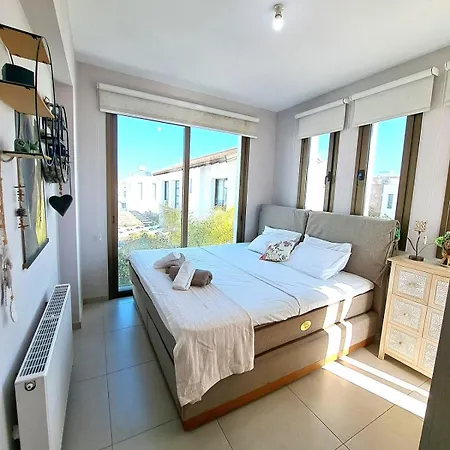 Allamare With A Pool Paralímni