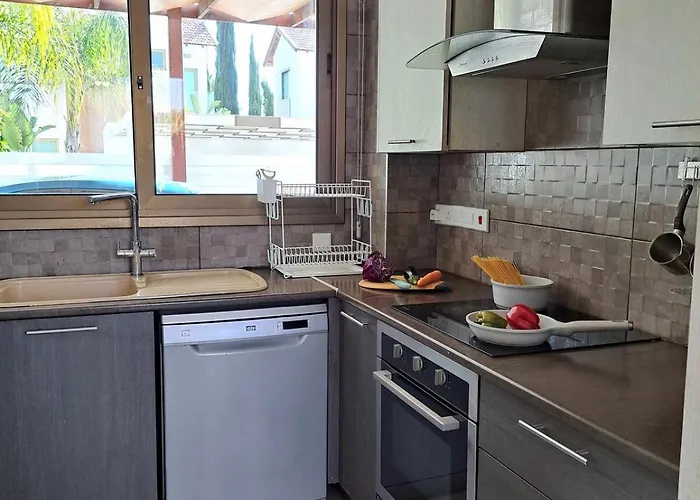 Case de vacanță Allamare With A Pool Paralimni