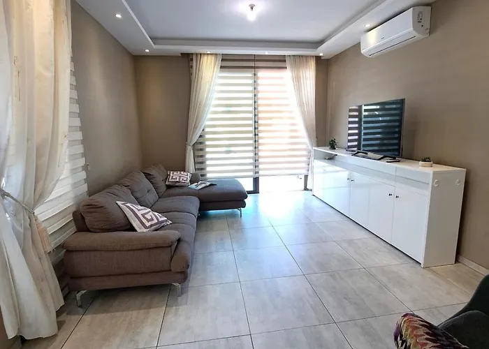 Case de vacanță Allamare With A Pool