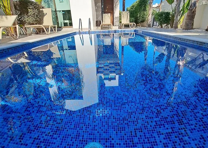 Allamare With A Pool Case de vacanță *