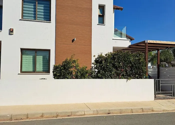 Case de vacanță Allamare With A Pool Paralimni