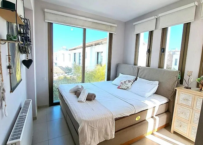 Allamare With A Pool Paralimni