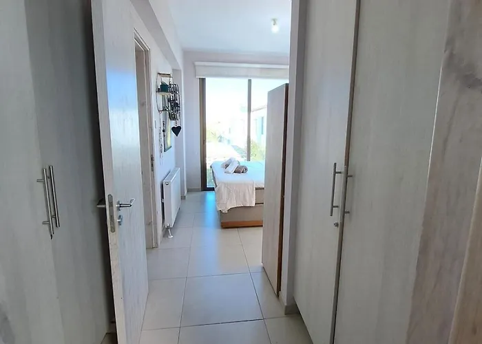 Allamare With A Pool Case de vacanță