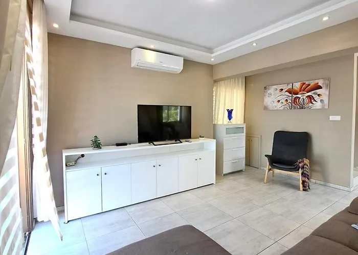 Allamare With A Pool Case de vacanță Paralimni