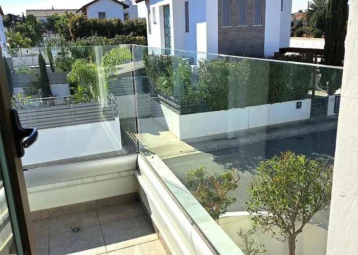 Case de vacanță Allamare With A Pool