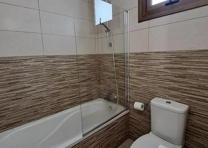 Allamare With A Pool Case de vacanță Paralimni